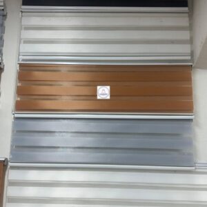 1.8 mètre longeur sur 2 mètre hauteur store enrouleur Jour nuit couleur grise