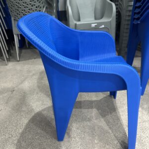 Chaise résistante choisissez entre le bleu et le gris