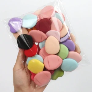 Dix mini eponges de maquillage